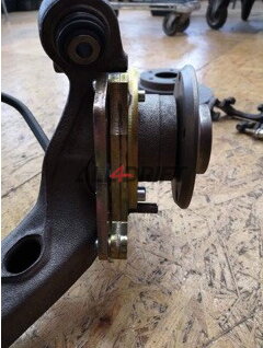 Adaptateur pour le raccordement des étriers de frein pour frein à main hydraulique BMW E36 - à boulonner