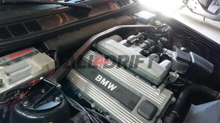 Barre anti-rapprochement BMW E30 - Supérieure, avant