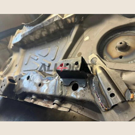 Renfort de Fixation du Réservoir et des Conduites de Frein E46